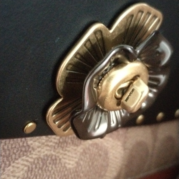 COACH Madison Signature Canvas Convertible Crossbody Tea Rose & Snakeskin - Picture 7 of 12